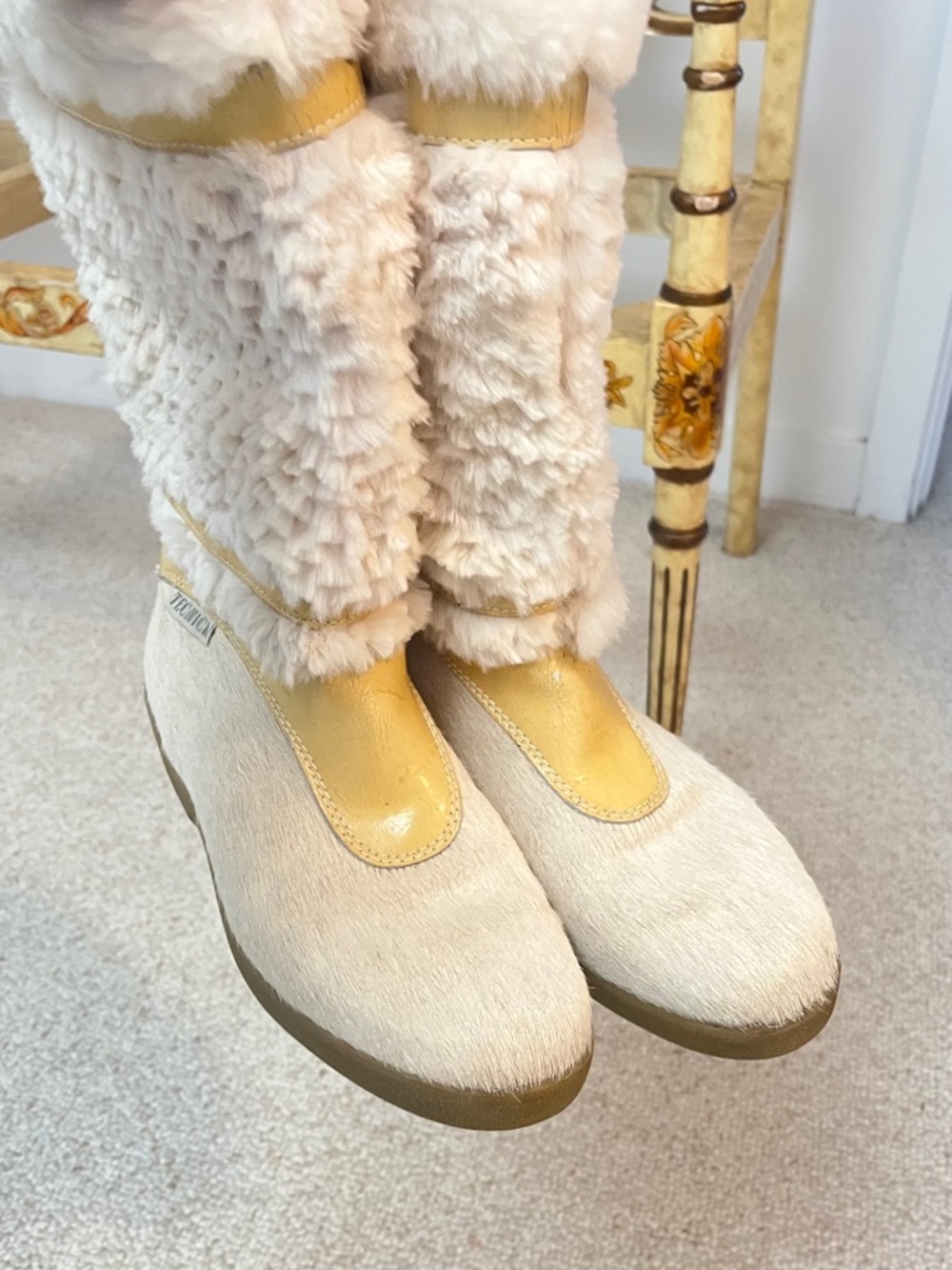 Tecnica Cream Shearling-Lined Footwear with Yellow Logo